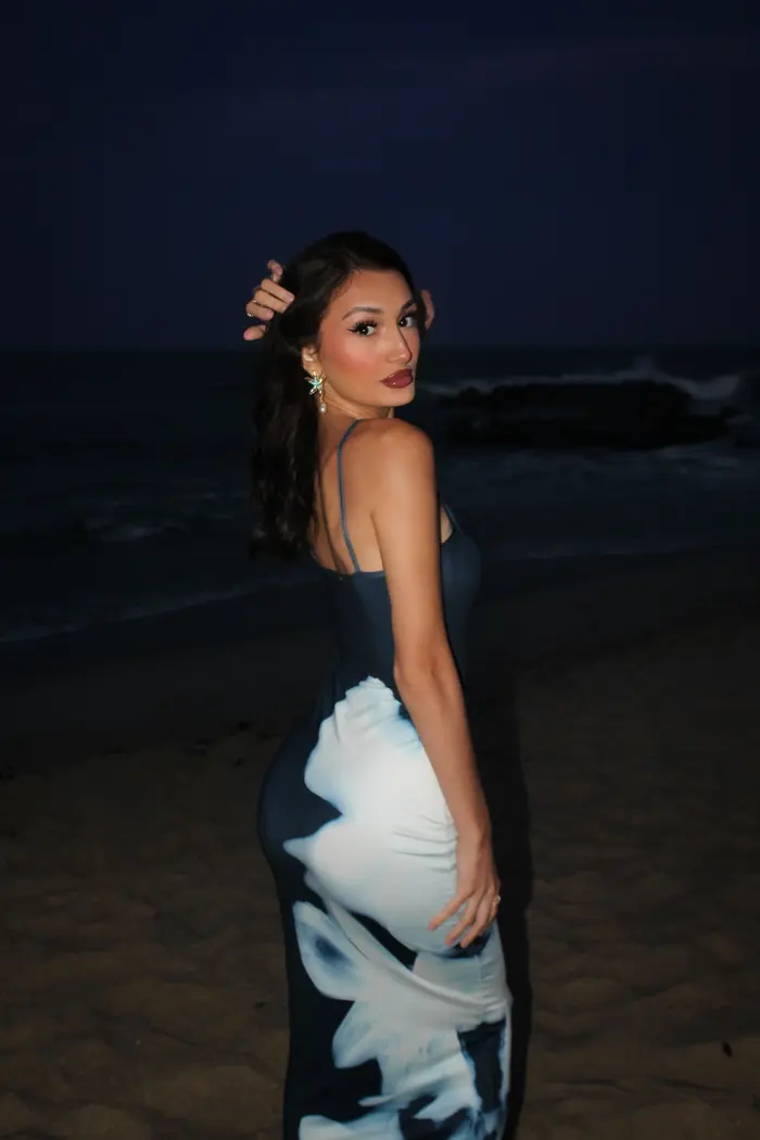 Alia Dzemaili-美图2